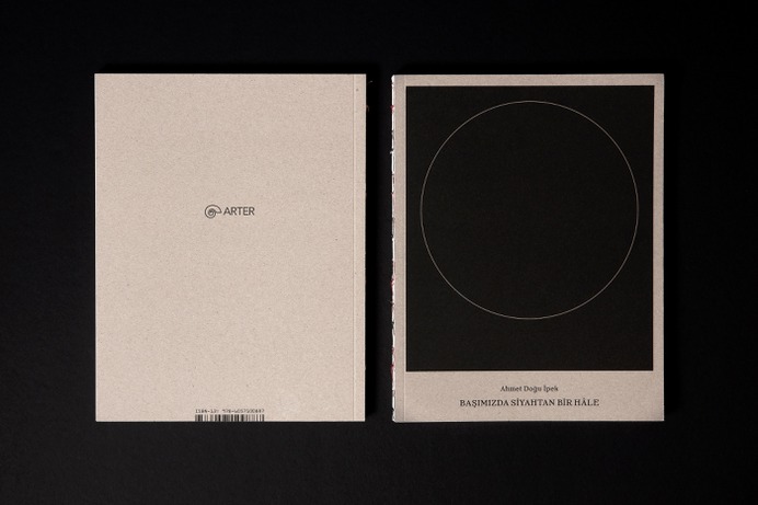 A Halo of Blackness Upon Our Heads brings together works Ahmet Doğu İpek has produced with various mediums between 2020–2022 in the context of this exhibition. Stemming from natural phenomena such as sandstorms, volcanic eruptions, landslides and sun eclipses; the paintings, drawings, installations and video works gathered here interpret by way of abstraction awe-inspiring events that excede human scale and are endowed with the capacity to dazzle or appal us.