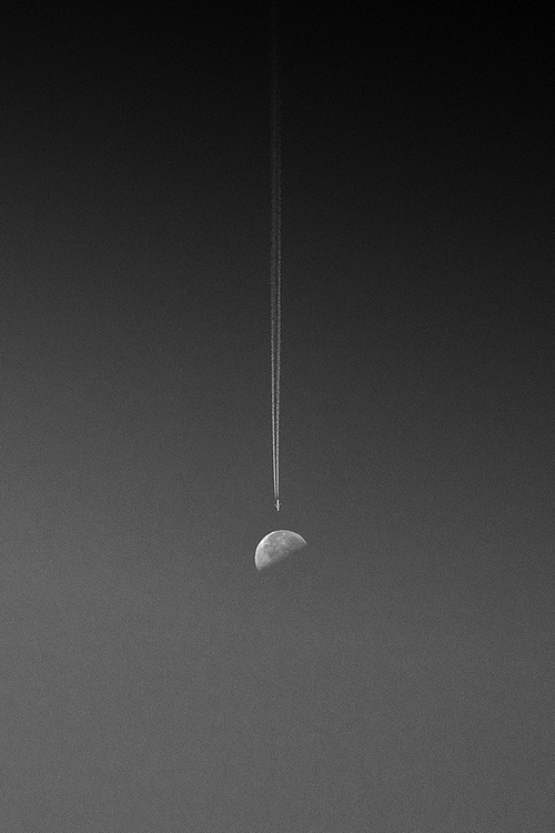 Plain moon. #photography #white #black #and