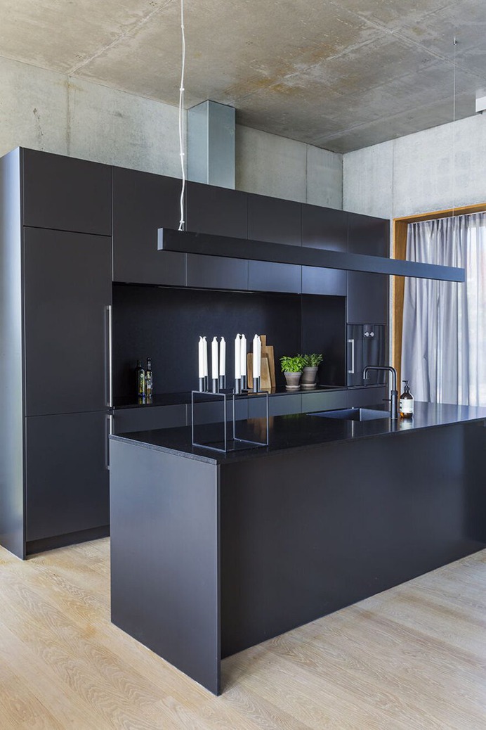 The Architect's Concrete Home / Frederiksen Architects