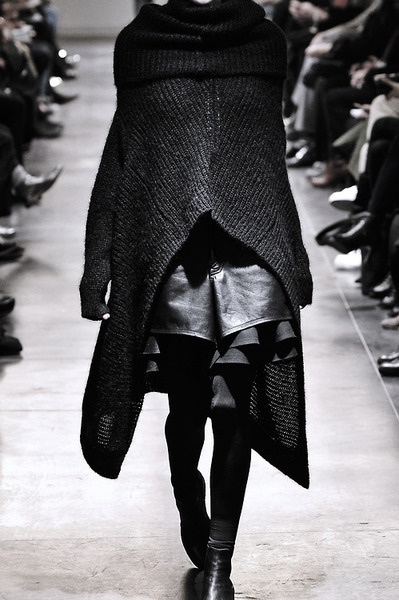 junya watanabe fall winter 2011 #layers #junya #black #women #leather #fashion #watanabe #knit