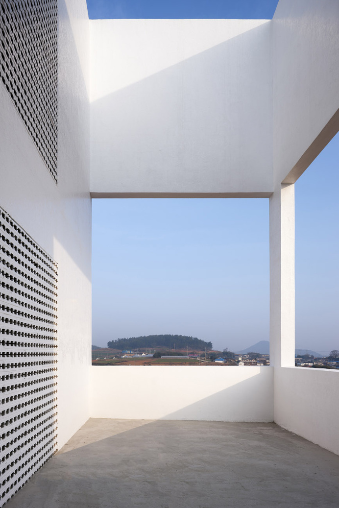 Korean Community Center minimal white architecture house building modern architect rextangle square korea