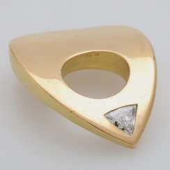 Pendant in heart shape with diamond