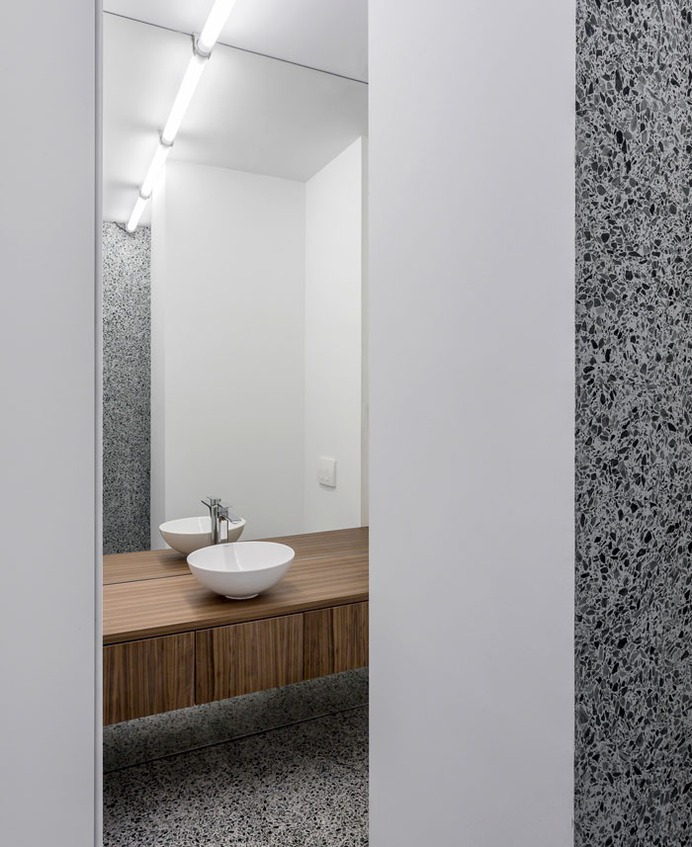 Renovated Apartment by Alexandru Szűz Pop