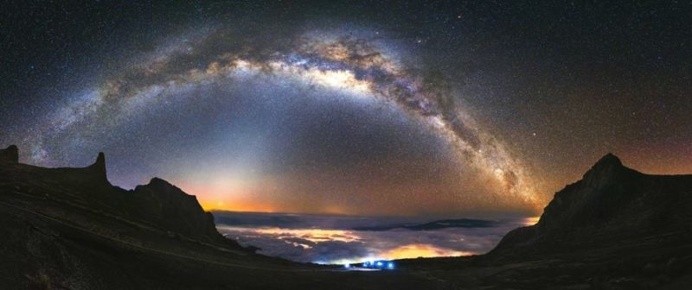 Stunning Starscapes and Nighttime Landscape Photography by Grey Chow