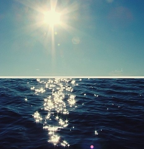 FFFFOUND! | her0in_chic on Xanga #beach #day #sunny