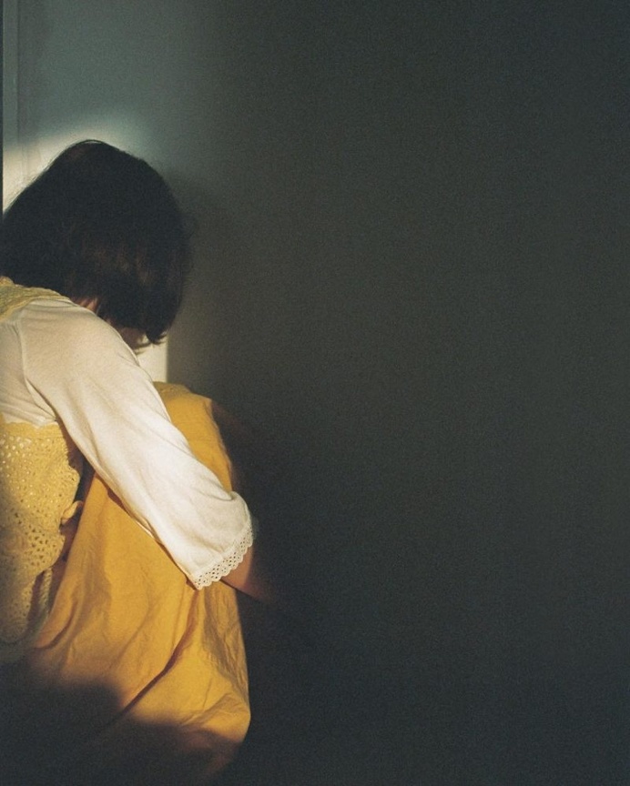 Sensitive and Visceral Photography by Li Hui