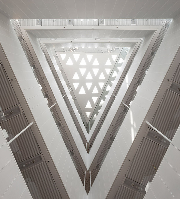 Zoom Photo #triangle #light #architecture #white