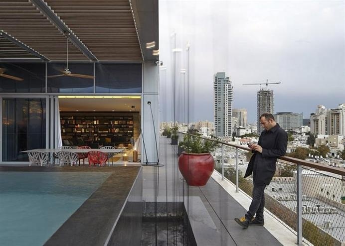Tel Aviv penthouse by Pitsou Kedem / www.homeworlddesign.com #tel #aviv #penthouse
