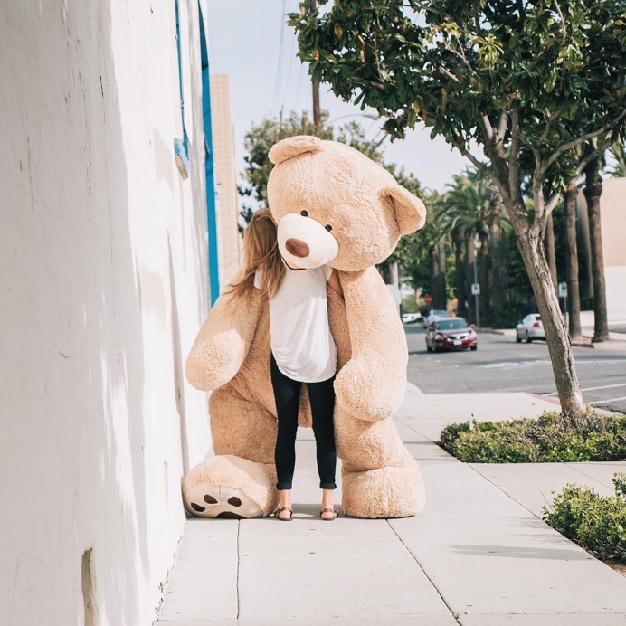 Mackenzie Schmutz Captures Stunning Photos of Her Giant Teddy Bear