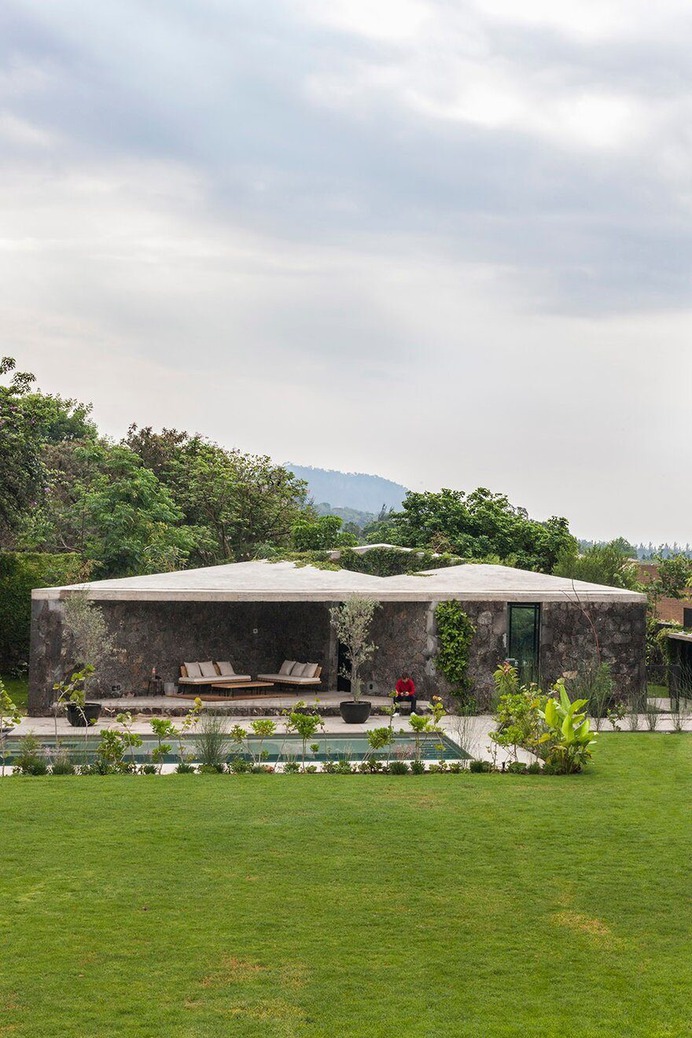 MA lounge, Tepozteco Mountains / Cadaval & Solà-Morales