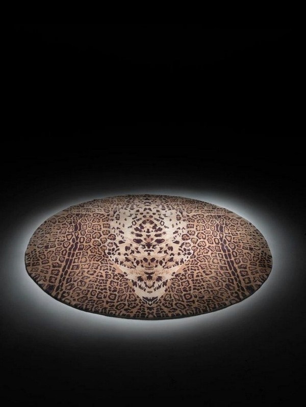 Art design of a ring rug #accessories #artistic #collection #home #furniture #cavalli #art #roberto
