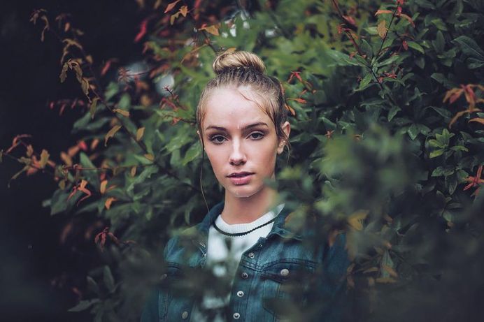 Gorgeous Lifestyle Portrait Photography by Benjamin Szentpaly