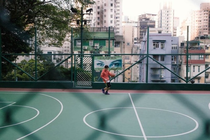 Elimination Method: Lonely People, Street Photography by Mankichi Shinshi