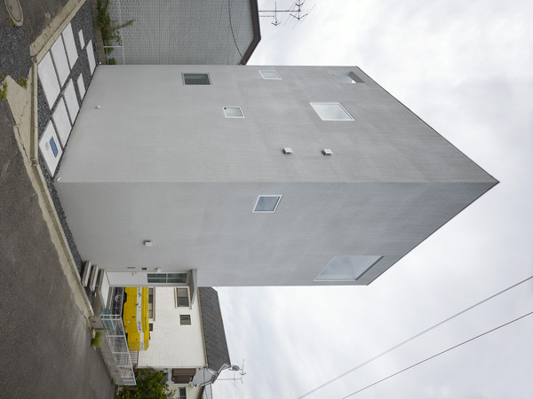 House in Nishiochiai by Suppose Design Studio #modern #design #minimalism #minimal #leibal #minimalist