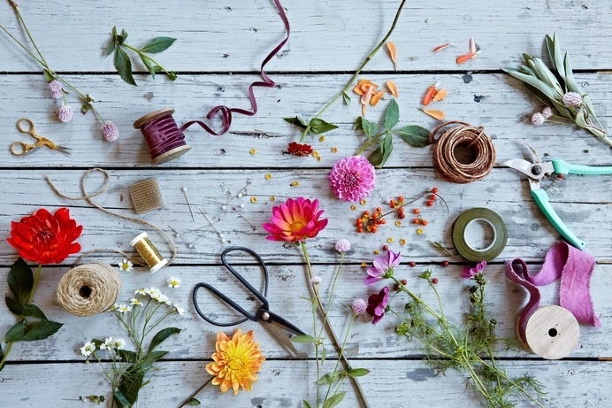 Taproot Flowers - Art Direction by Linsey Laidlaw, Photographed by Alpha Smoot #taproot #alpha #floral #direction #linsey #photography #art #smoot #laidlaw #flowers
