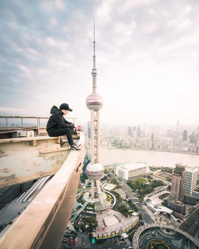 Breathtaking Rooftop Shots From Skyscrapers Of Shanghai by Anselm Wiethoff