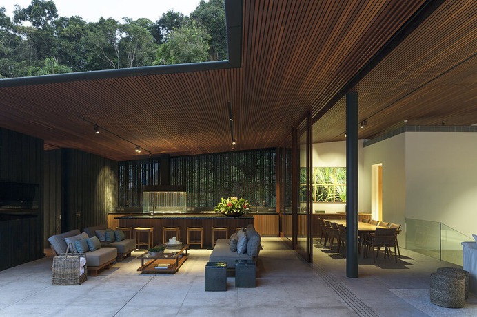 kitchen and dining room - Beach House on the Coast of São Paulo