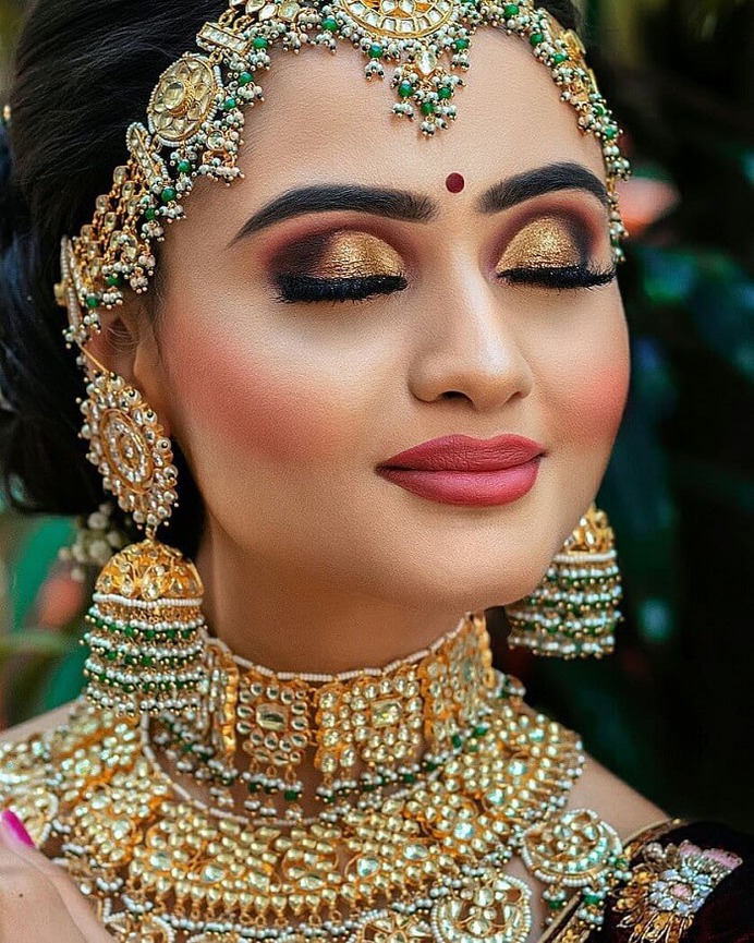 Smokey Eye Makeup - Mystery Of Beauty Decoded Now
