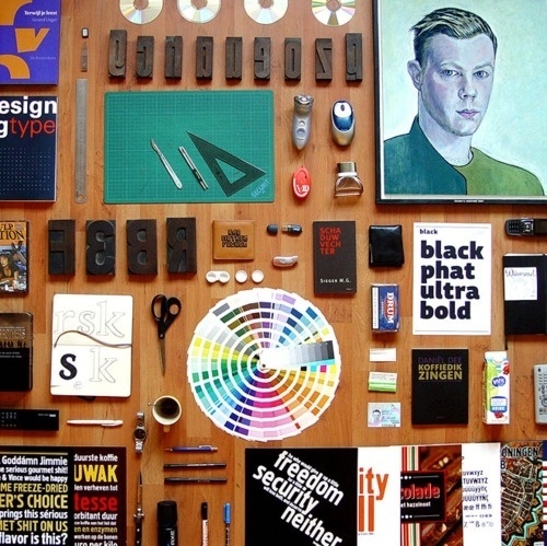 Things Organized Neatly #objects #design #graphic #color #desk