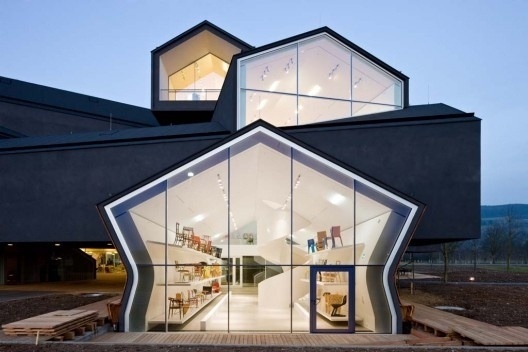 1266691310-hdm-vitra-10-01-5163-528x352.jpg (528×352) #vitrahaus #architecture