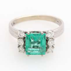 Ring with an emerald approx. 1,8 ct.,