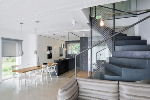A Family Home with a Black & White Interior in main interior design Category #interior #design #decor #deco #decoration