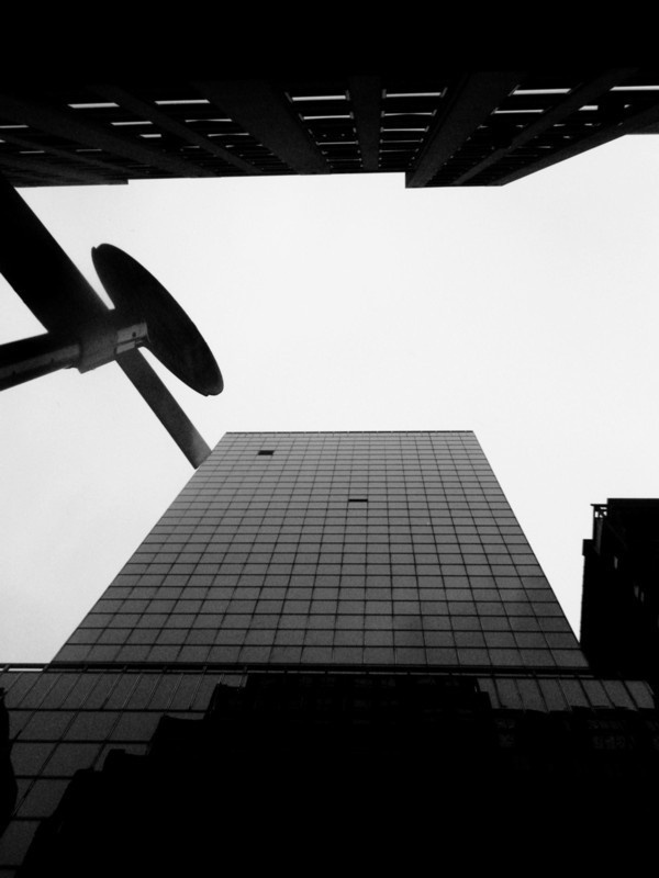 Nouvelle York 2010 on Behance #white #wallb #& #black #building #architecture #shadow #york #buildings #new