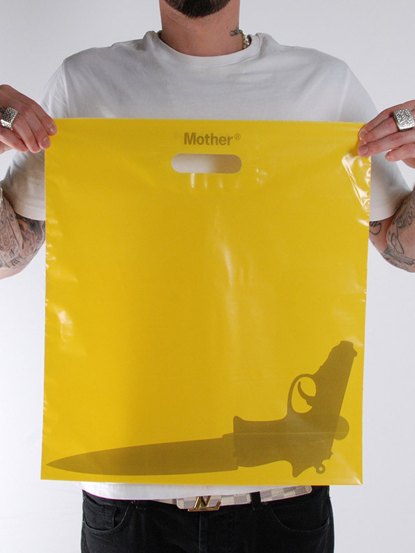 Motheruncarriablebags portraitrobber #portraitrobber #motheruncarriablebags