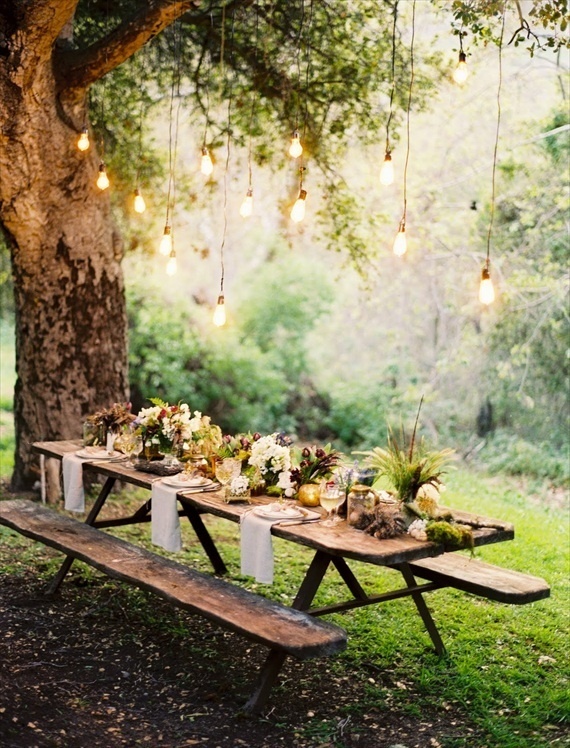 prematureweddingplanning:Source:Â Emmaline Bride #photography #picnic