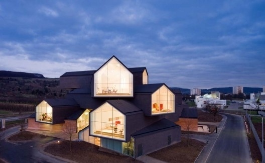 1266691053-hdm-vitra-10-01-2721-528x324.jpg (528×324) #vitrahaus #architecture