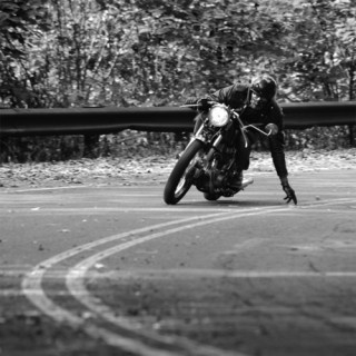 Piccsy :: Recent posts #white #black #motocycle #bike #and