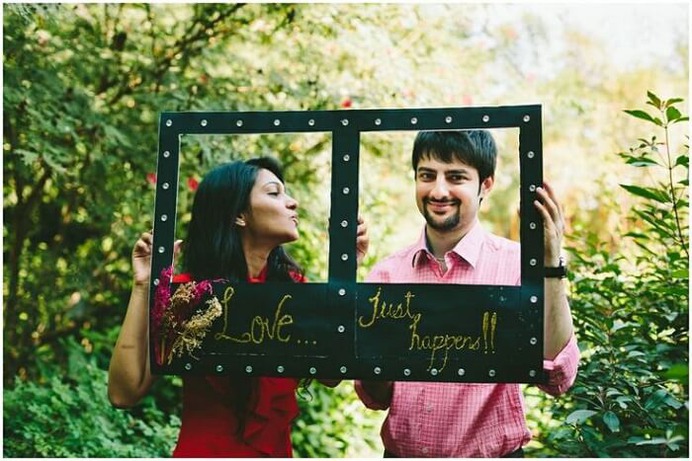 Valentine's Day Wedding Ideas: Theme Decor, Photobooth Props, Selfie Frames, And Balloon Decor!