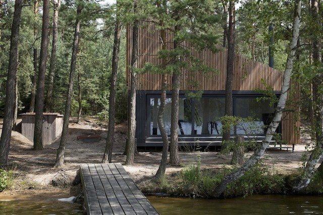 Panoramic Lake Cabin by FAM Architekti and Feilden Mawson #cabin