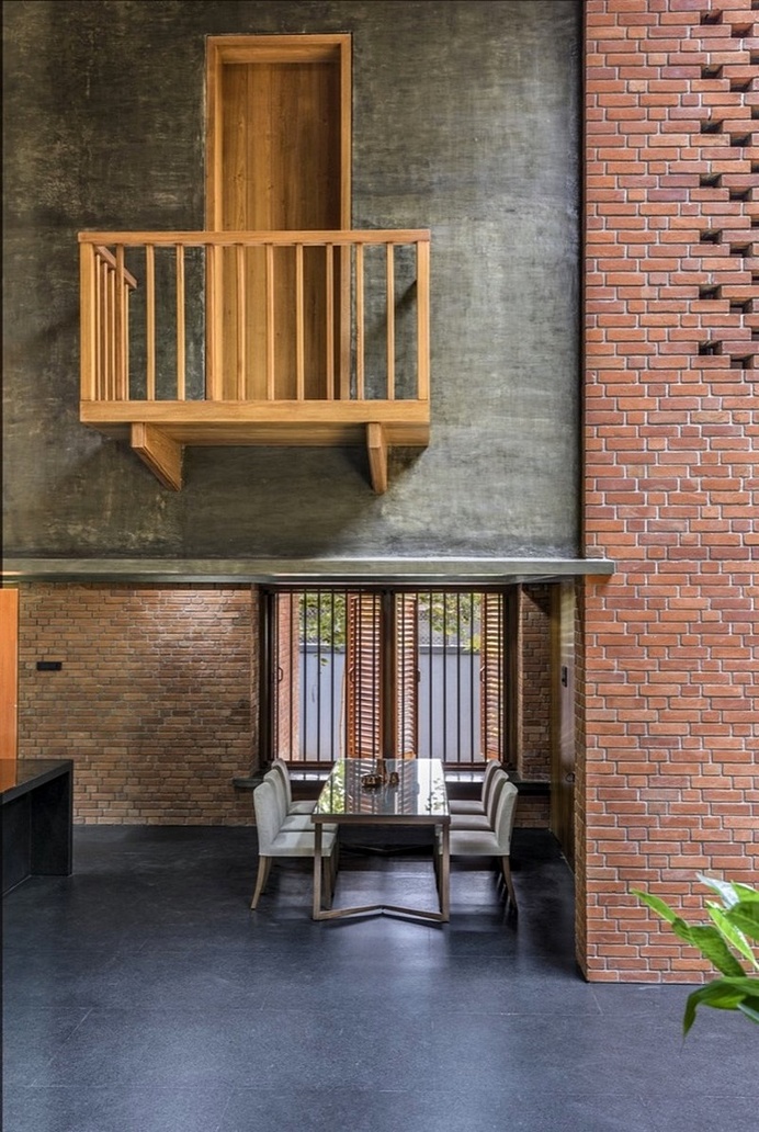Pune Brick House – Intimate Retreat in the Urban Environment