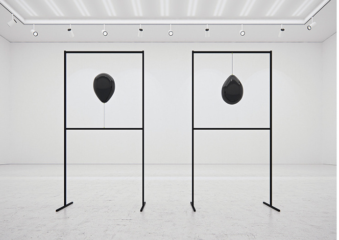 Black baloons art exhibition modern arty cool minimal best designblog design inspiration by mindsparklemag www.mindsparklemag.com