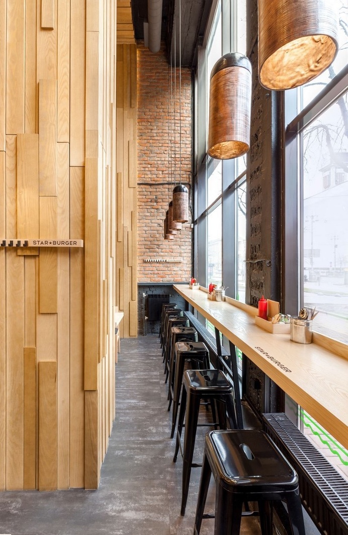 Star Burger – Classic American Bar Atmosphere in the Center of Kyiv