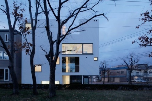 White Collage by Keikichi Yamauchi Arch. & Assoc. #minimalist #architecture #house