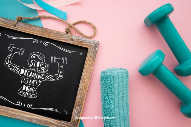 Fitness mockup with dumbbells and slate Free Psd. See more inspiration related to Mockup, Template, Fitness, Beauty, Spa, Health, Board, Chalkboard, Mock up, Decoration, Body, Natural, Healthy, Decorative, Relax, Care, Wellness, Up, Towel, Health care, Therapy, Hygiene, Calm, Slate, Treatment, Relaxation, Mock, Dumbbells and Therapeutic on Freepik.