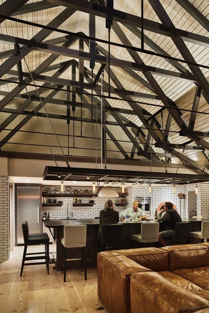 This Barn Retreat Combines Traditional Gambrel Barn Shapes with Contemporary Comfort Requirements 4