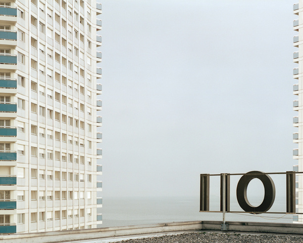 Mathieu Bernard Reymond #mathieu #skyscraper #photography #minimal #reymond #bernard