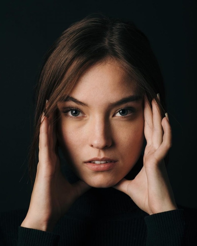 Beautiful Female Portraits by Andrew Miller