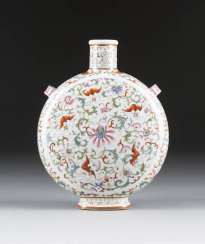 FAMILLE ROSE-VASE #porcelain