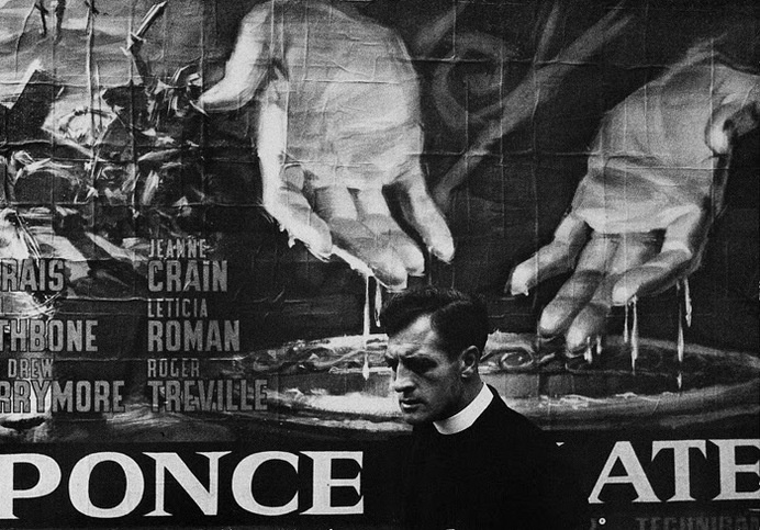 Shooting Film: 15 Amazing B&W Photographs from the late 1950s and early 1960s by Harold Chapman #white #60s #hands #50s #black #advertising #photography #vintage #poster #and #drip