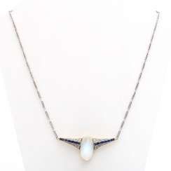Collier m. oval moon stone cabochon