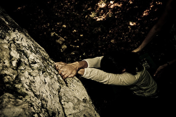 a boulder step picture by Gilles Morelle #effort #climbing #port #contrast