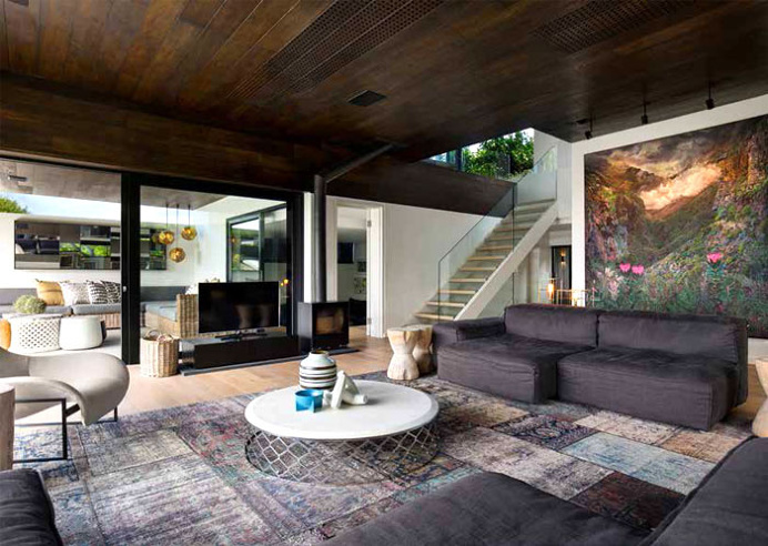 ARRCC TeamÂ Created a Welcoming Family Home with City View - InteriorZine #decor #interior #home