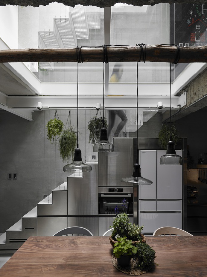 House W / KC Design Studio