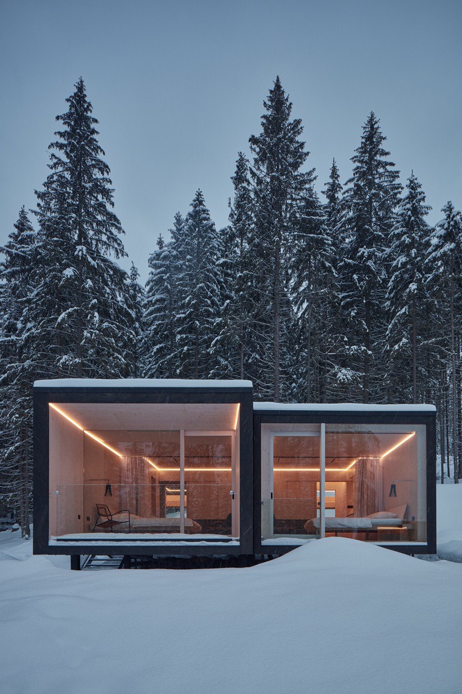 Shelters for Hotel Bjornson / Ark-shelter