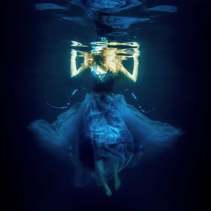 Stunning Underwater Portaits by Alastair Scarlett