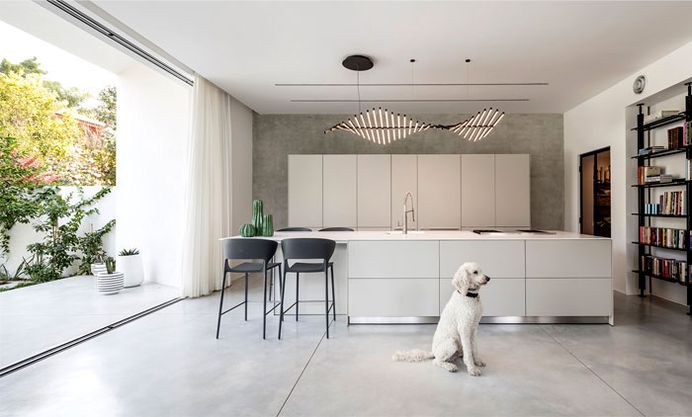 Lattice Patterns Give an Airiness to Pavilion House - InteriorZine
